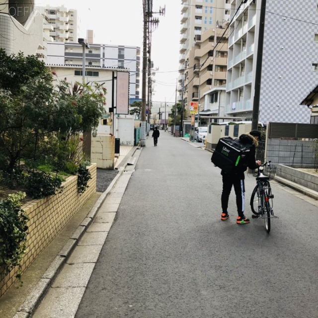 湊町日本橋ビル ビル前面道路