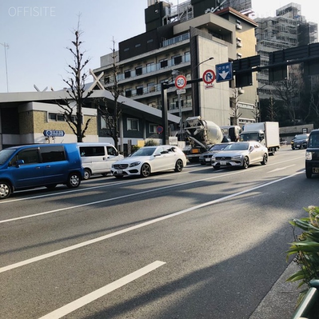 目黒パークスクエアビル 前面道路