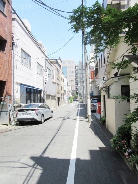 五十川ビル ビル前面道路