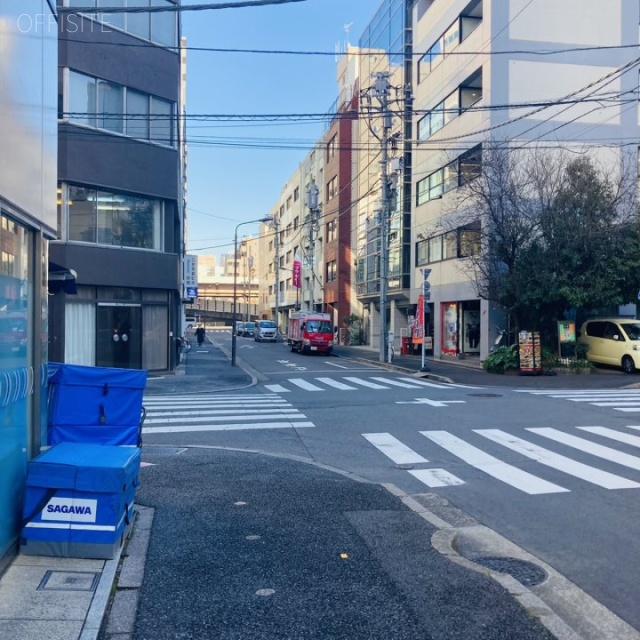 石川LKビル ビル前面道路