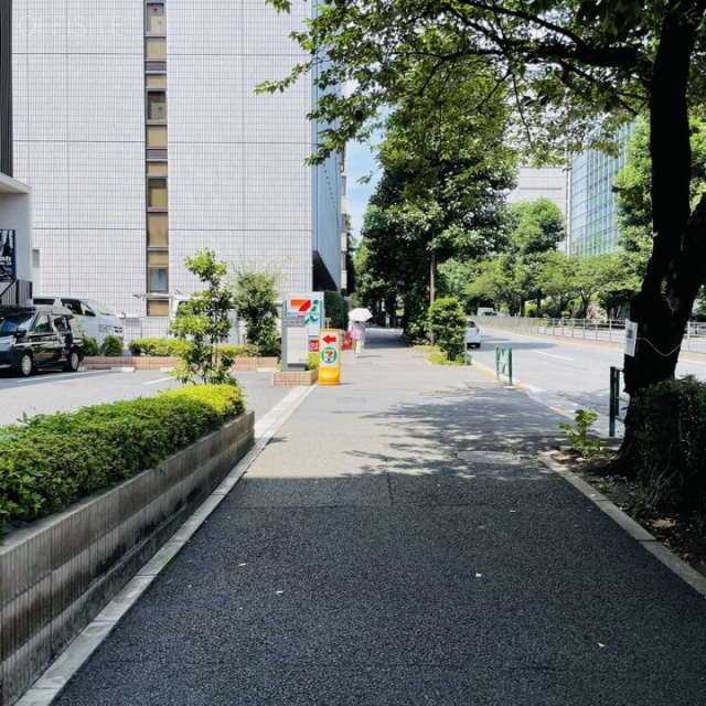 三番町ホテルビル ビル前面道路