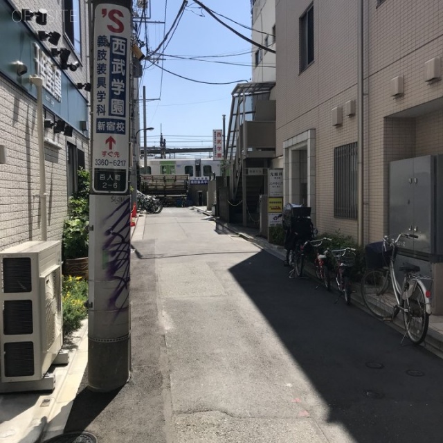 科研ビル(別館) ビル前面道路