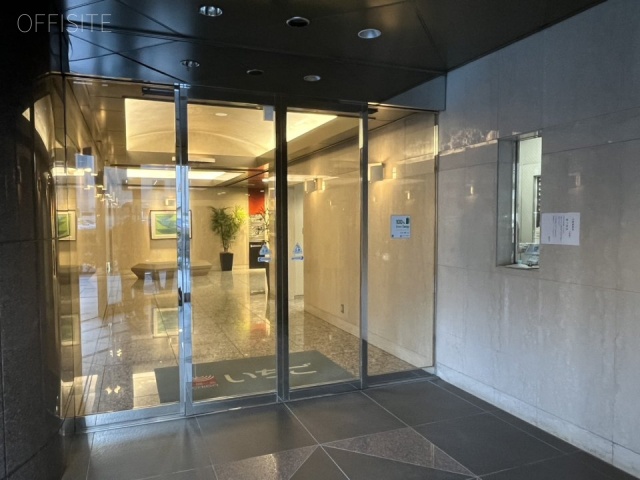 いちご新横浜ビル エントランス