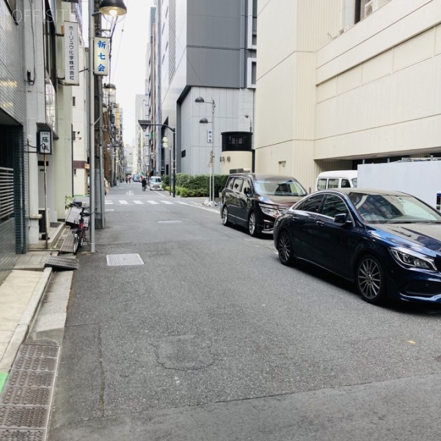 名雲ビル ビル前面道路