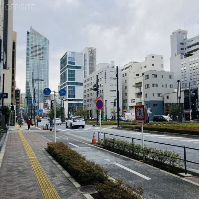 石田ビル ビル前面道路