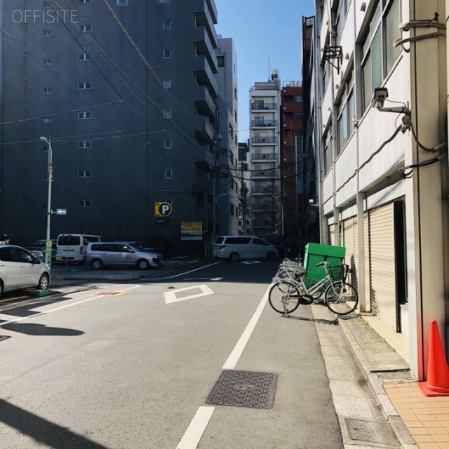白鳳ビル ビル前面道路