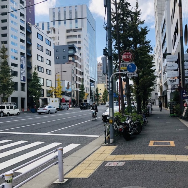 東横ビル ビル前面道路
