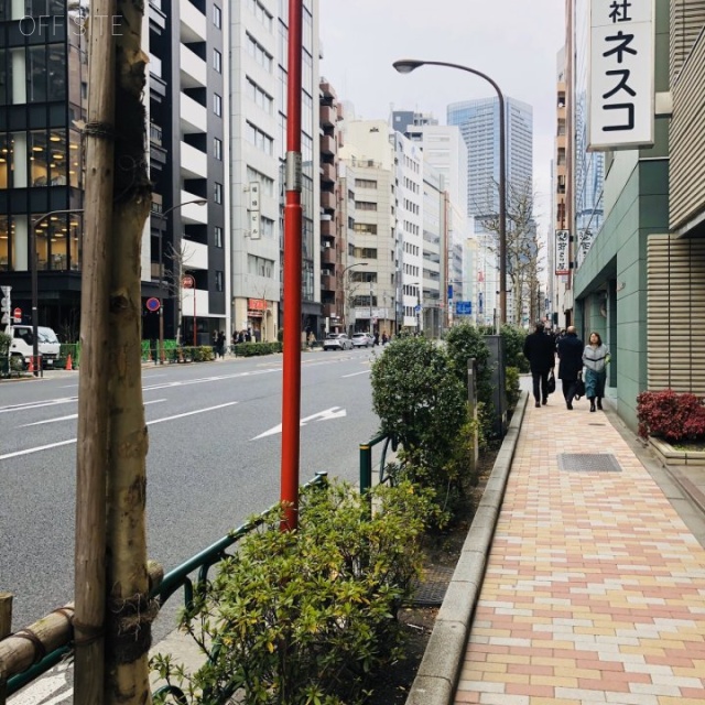 大森ビル ビル前面道路