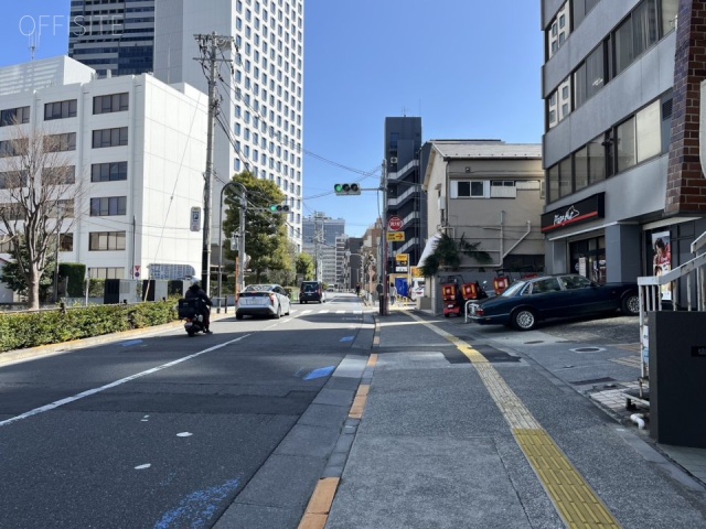 ライオンズマンション赤坂 前面道路。赤坂方面