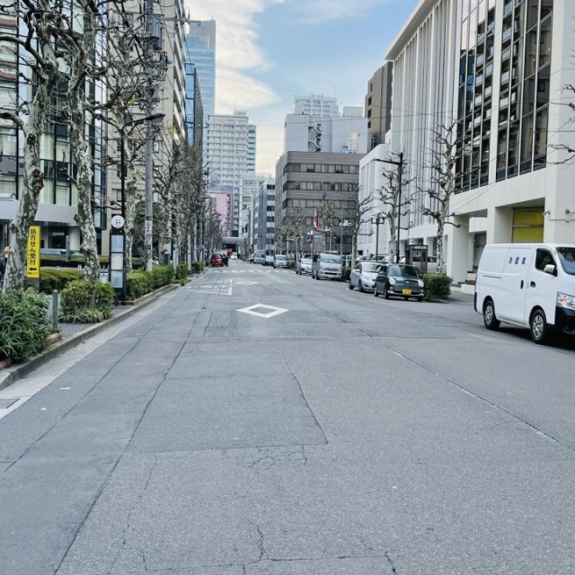 住友商事神田和泉町ビル ビル前面道路