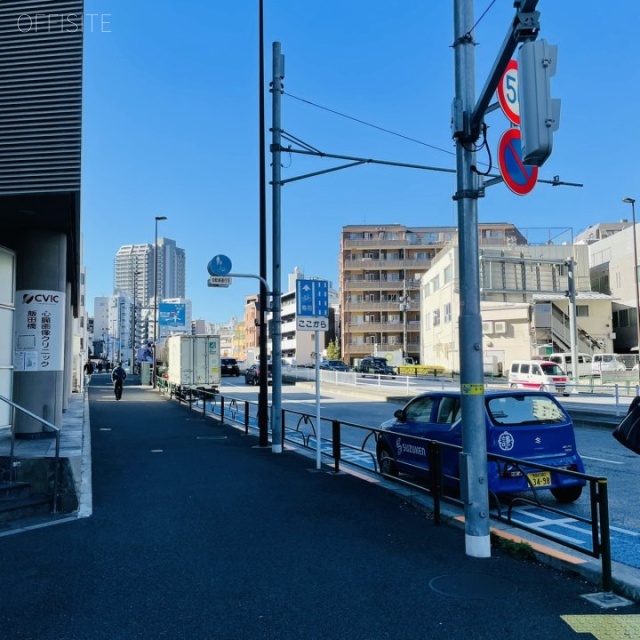 飯田橋リープレックスビズ ビル前面道路