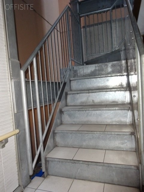 銀座2112ビル 階段