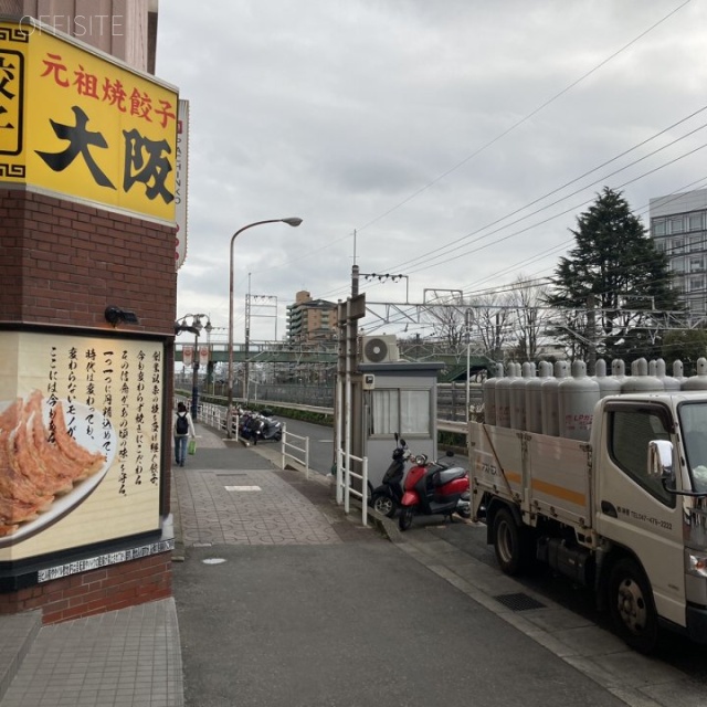 ウェルズ21津田沼ビル ビル前面道路