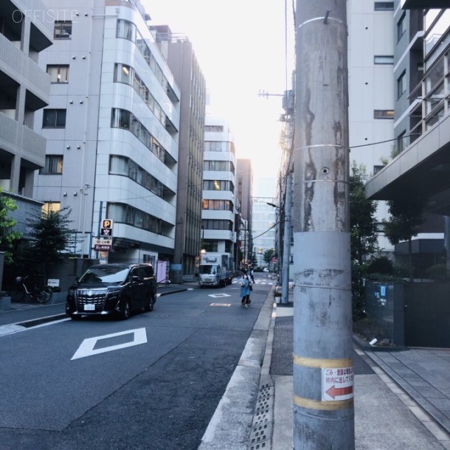 山田ビル ビル前面道路
