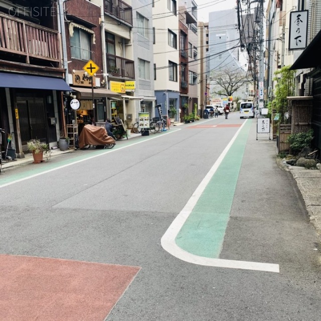 大塚ビル ビル前面道路