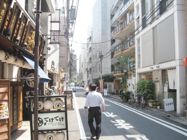 トーア芝ガーデン ビル前面道路