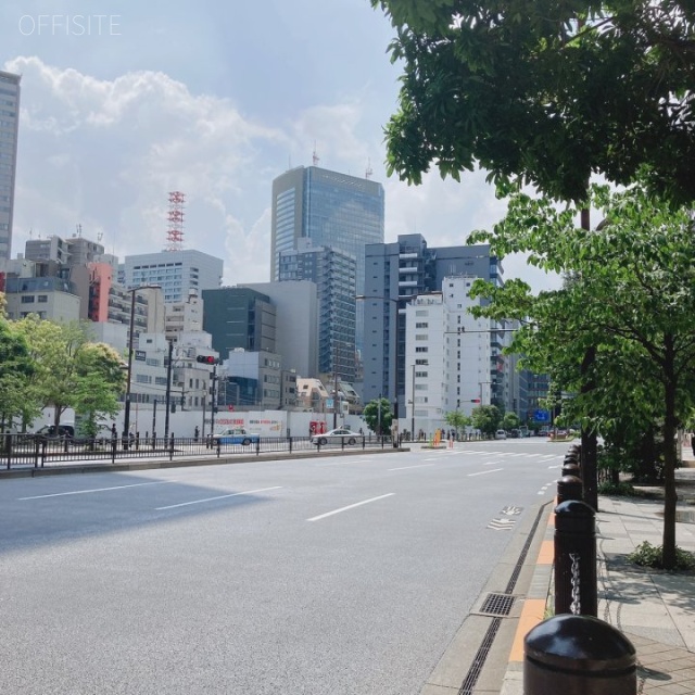 ニッセイ溜池山王ビル ビル前面道路