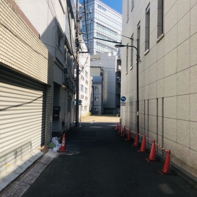 市瀬ビル ビル前面道路