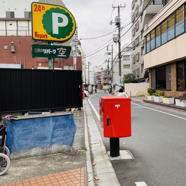 わー3 ビル前面道路