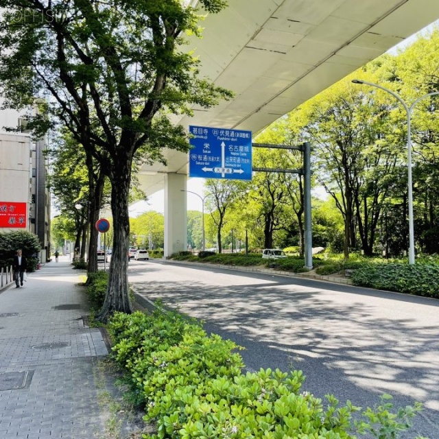 名古屋丸の内ビル 前面の外堀通り