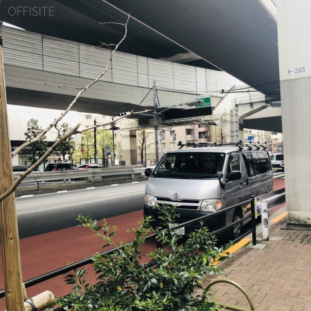 オリンピックイン渋谷 ビル前面道路