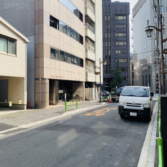 群成舎八丁堀ビル ビル前面道路