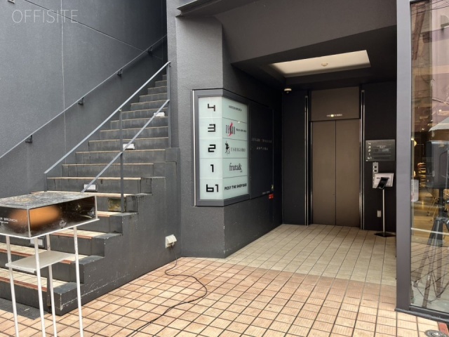 アーバンテラス青山 エントランス