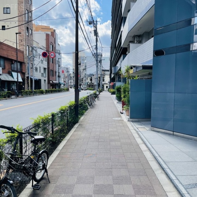 BHビル ビル前面道路