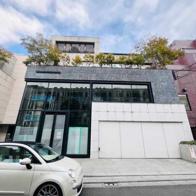 ブルーサンクポイント C棟ビル 外観