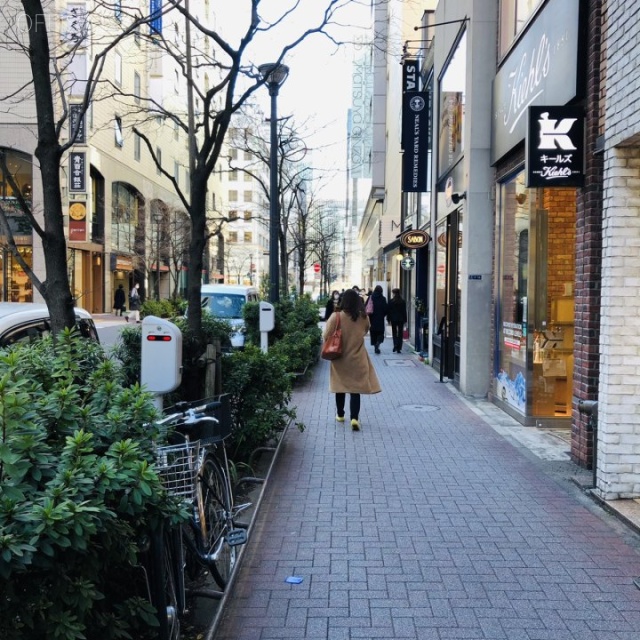 成田屋ビル ビル前面道路