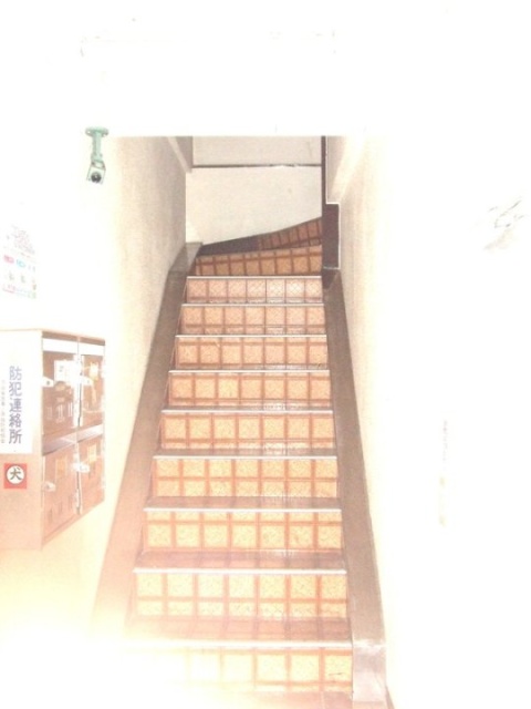 芝山ビル 階段