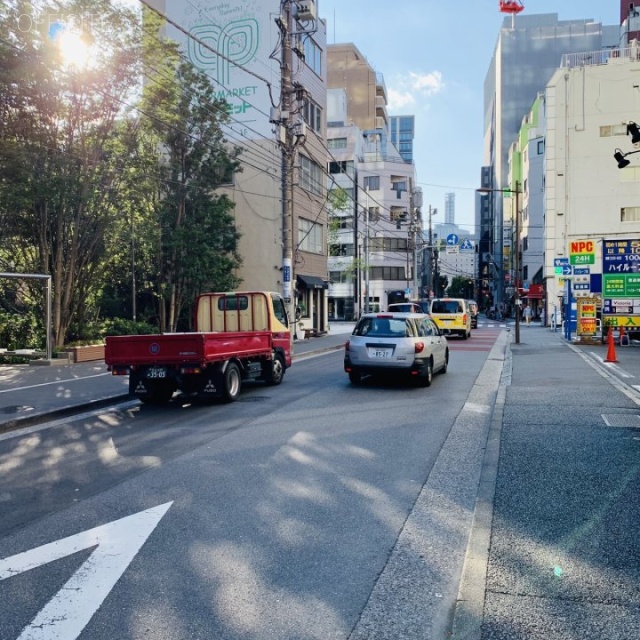 ワダビル ビル前面道路
