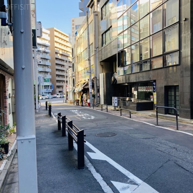 増田金属ビル ビル前面道路
