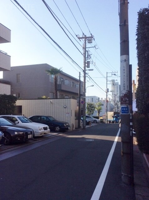 岩動マンション ビル周辺道路