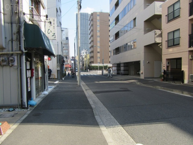 マガザン月島ビル ビル前面道路