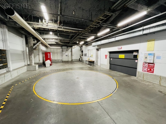 ラ・ポルト青山 駐車場