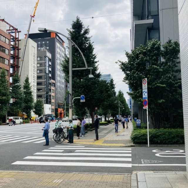 商工中金・第一生命上野ビル　ビル前面道路