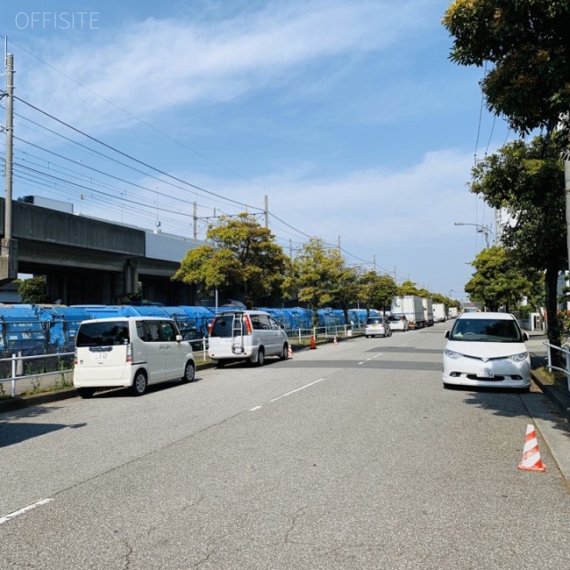 CUBE辰巳 ビル前面道路