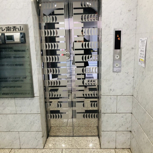 ジョワレ南青山　エレベーター