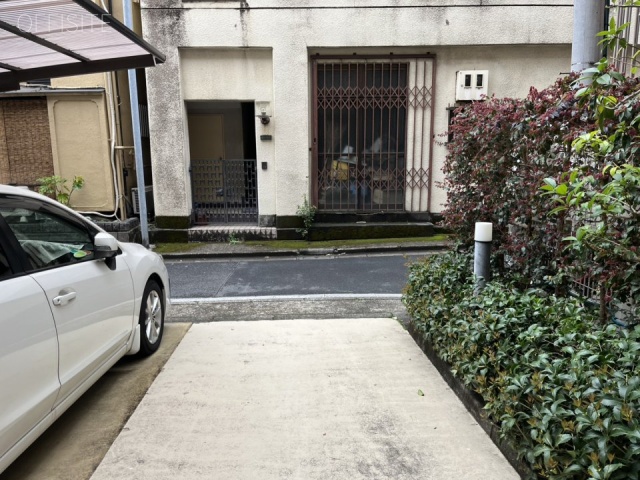 本郷エビヌマビル　エントランス