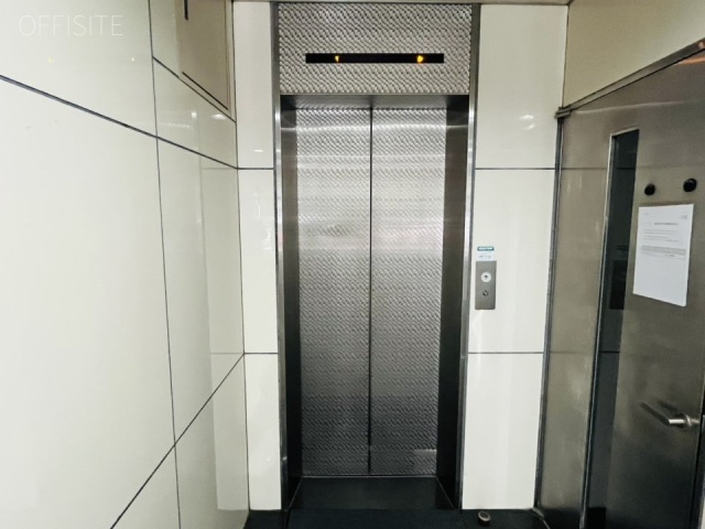 イワモトビル エントランス