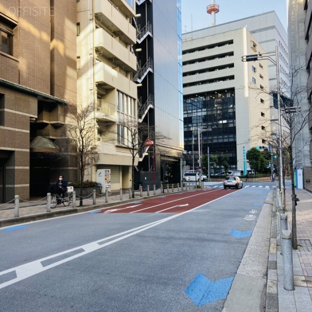 芝大門トーセイビル　ビル前面道路