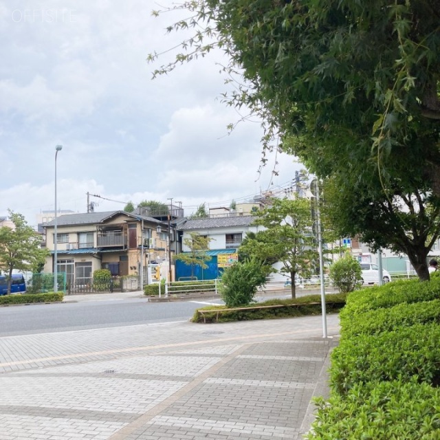 ファーストヒルズ飯田橋　ビル前面道路
