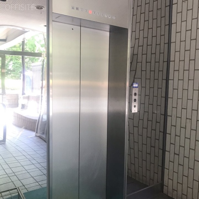 岸浪ビル エレベーター