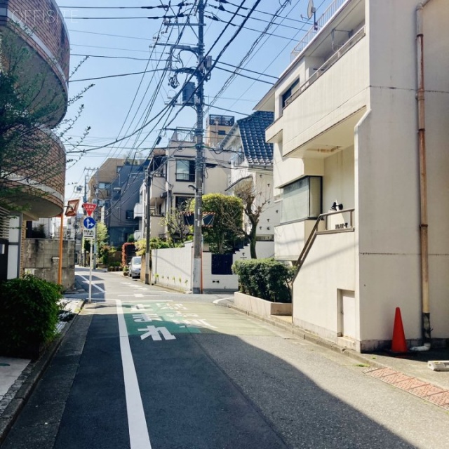 M’sビル　ビル前面道路