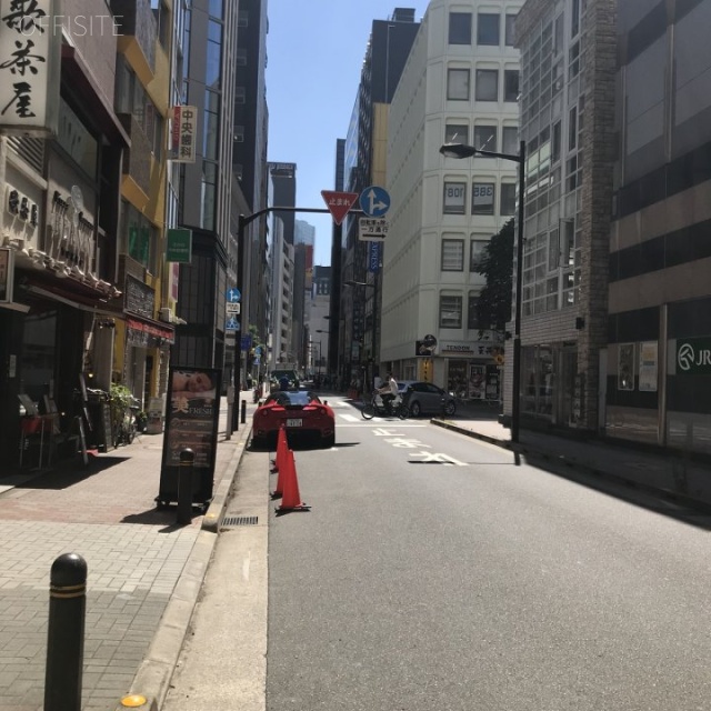 銀座SLCビル ビル前面道路