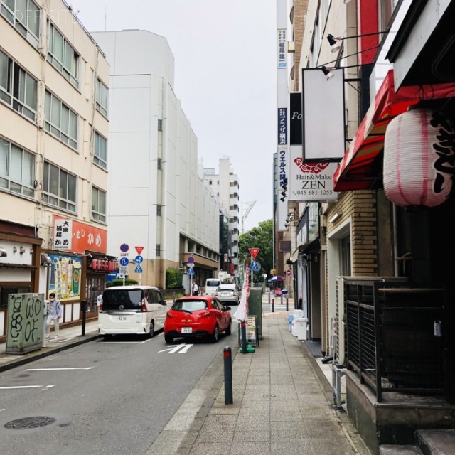 三洋ビル　ビル前面道路
