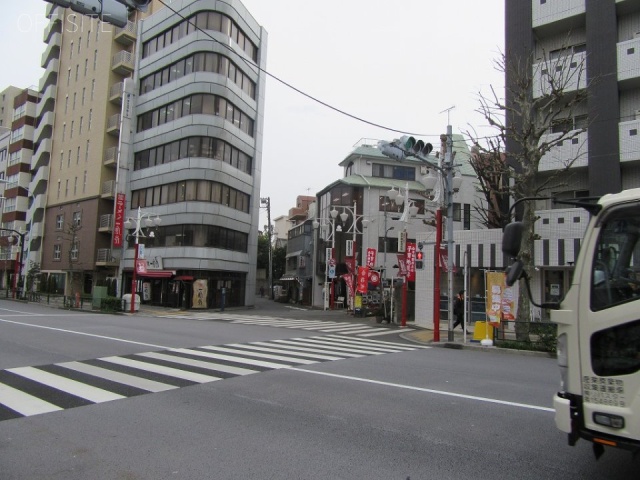 第三真島ビル ビル前面道路