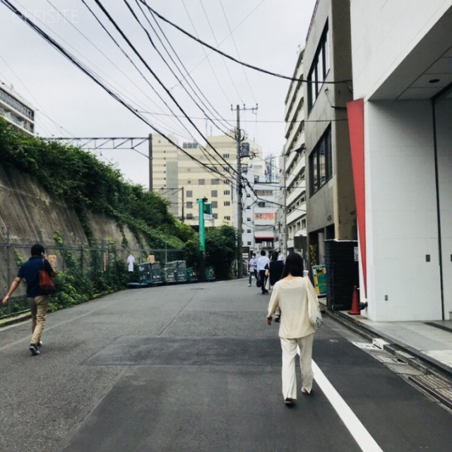 恵比寿テラスビル ビル前面道路