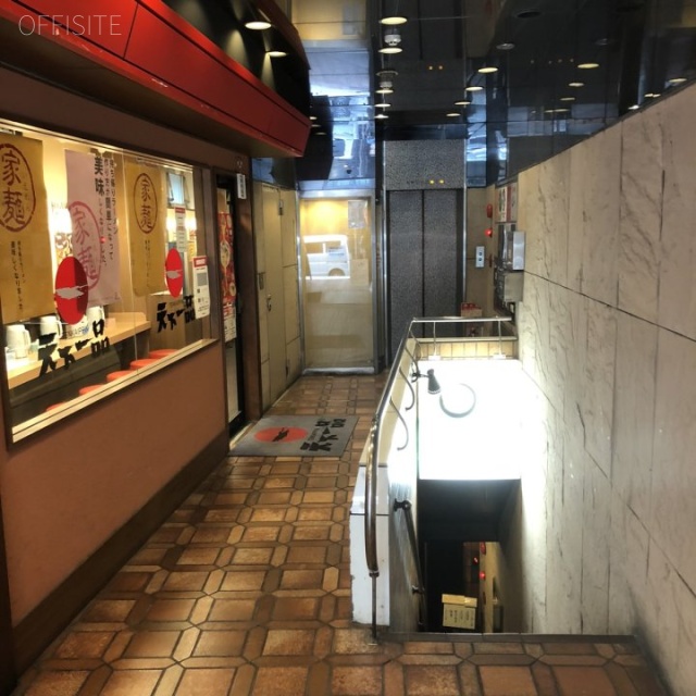 ヤブタビル エントランス
